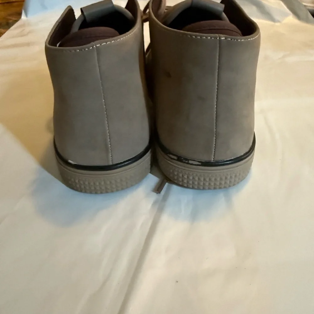 Kenneth Cole Men's Shore Chukka Boot Size 9.5 Brown